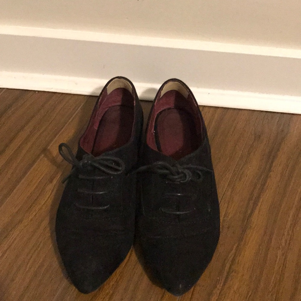 (3/$30) Satin-finish Aldo black flat dress shoes - Picture 2 of 5